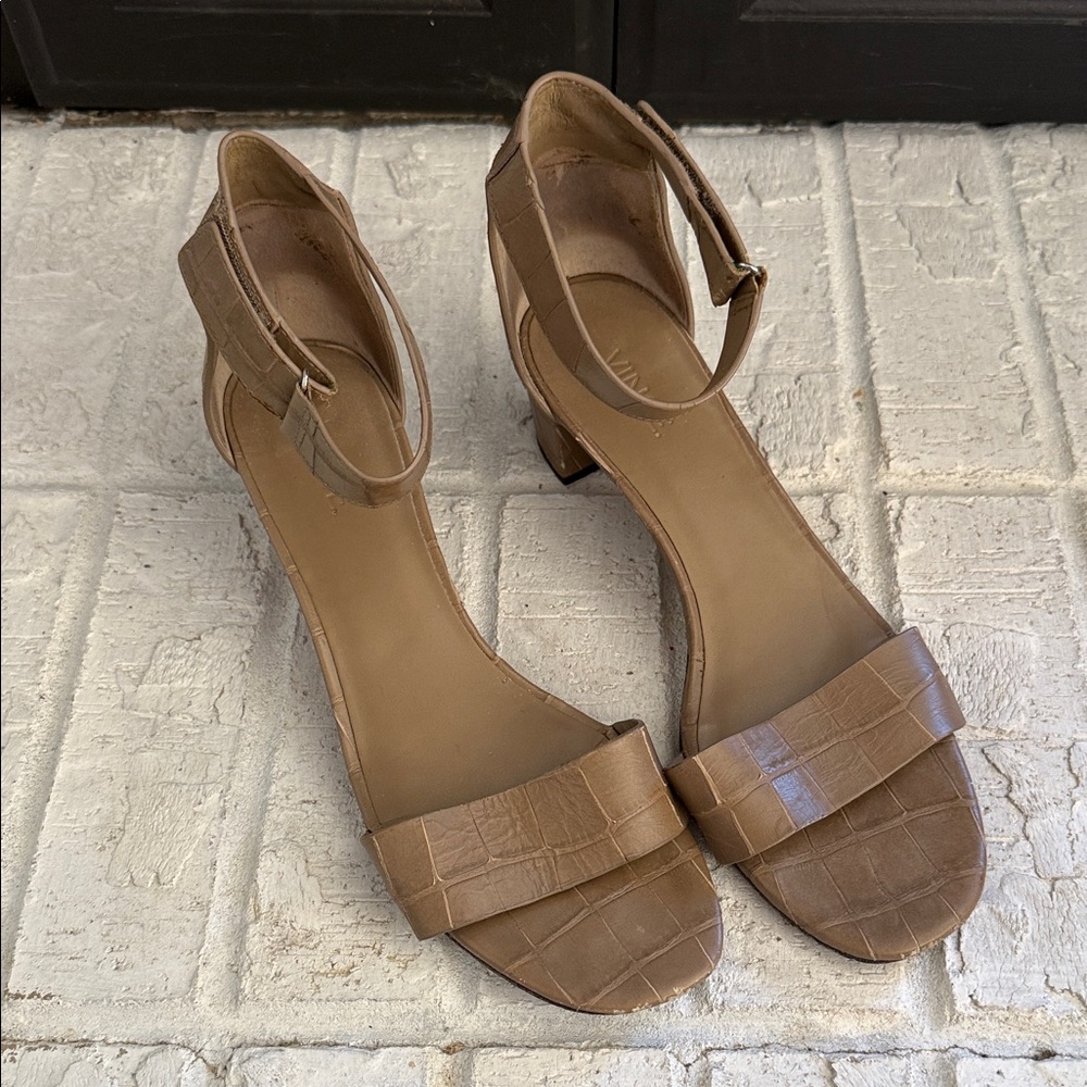 Elegant Vince Rita Tan Ankle Strap Sandals